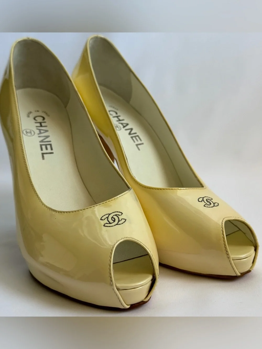CHANEL Pastel Yellow Patent Leather CC Peep Toe Platform Pumps Heels EU 38.5
